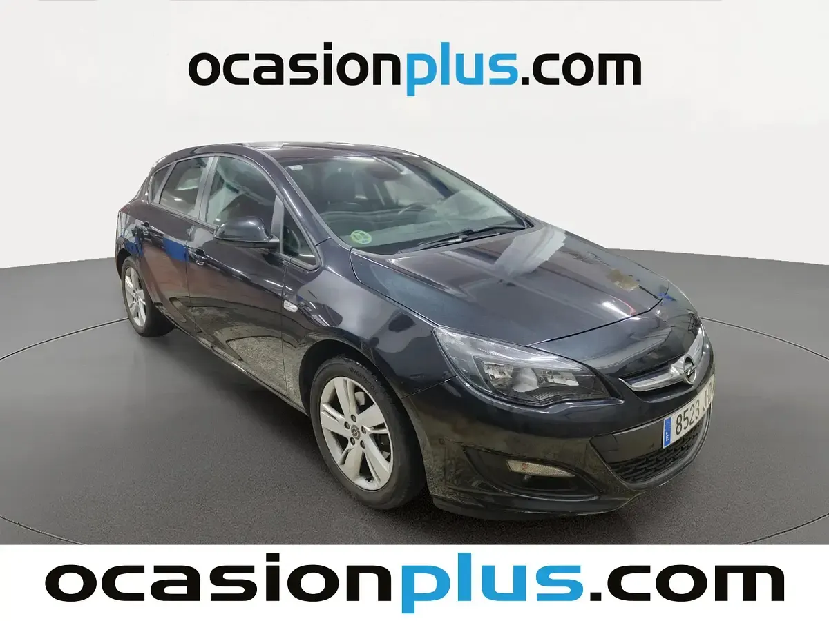 Usado Opel Astra Selective 165 CV (121 kW) 2015 Negro Utilitario