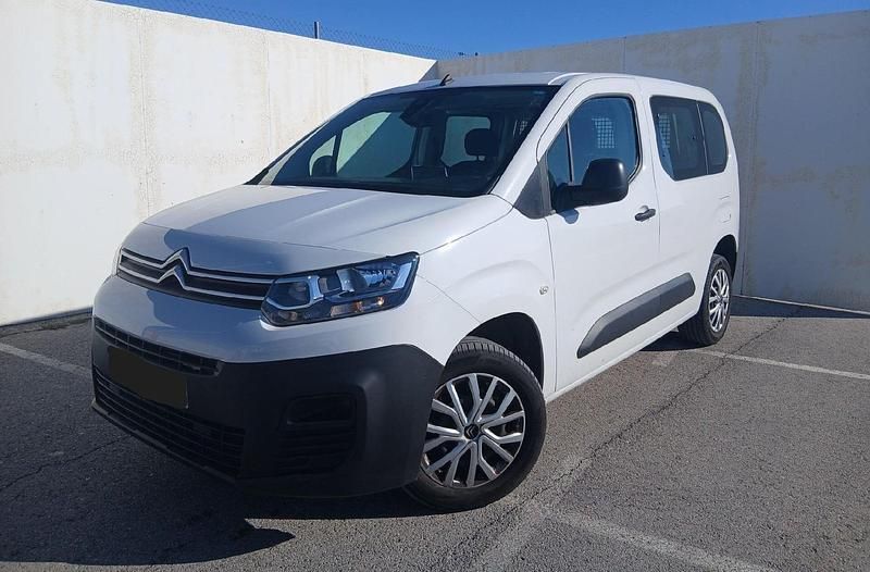 Usado Citroën Berlingo Business Class 100 CV (73 kW) 2023 Blanco Monovolumen
