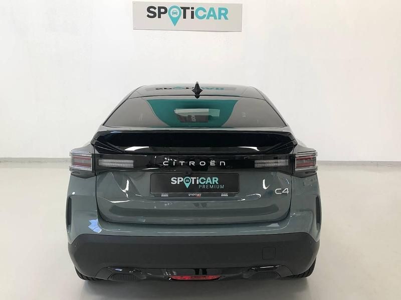 Usado Citroën e-C4 114 kW (156 CV) 2025 Verde Utilitario