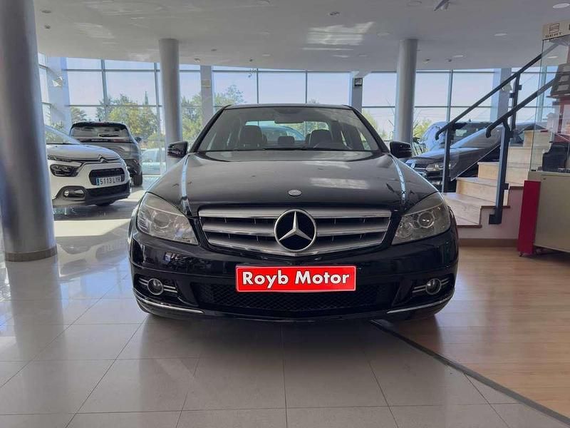 Usado Mercedes C220 170 HP (125 kW) 2010 Preto Sedan