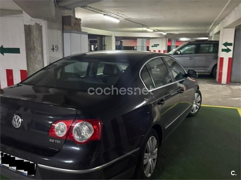 Negro Usado 2008 VW Passat Highline Berlina | 8250 € (Un poco caro) - Imagen 1/4