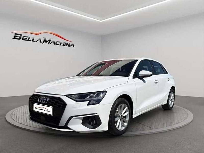 Usado Audi A3 Sportback S-Line 116 CV (85 kW) 2023 Blanco Utilitario