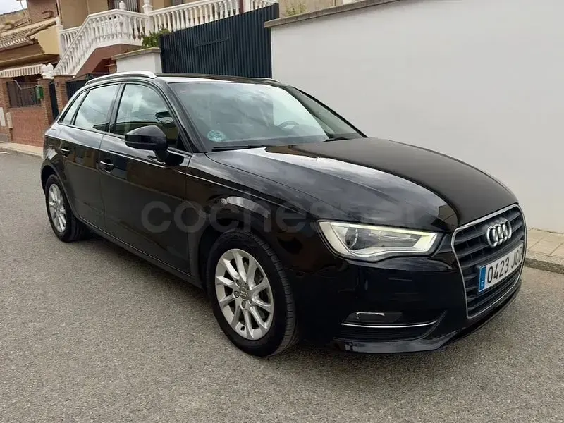 Usado Audi A3 Advanced 110 CV (80 kW) 2015 Negro Berlina