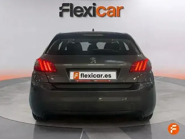 Usado Peugeot 308 Style 130 CV (95 kW) 2020 Gris Berlina