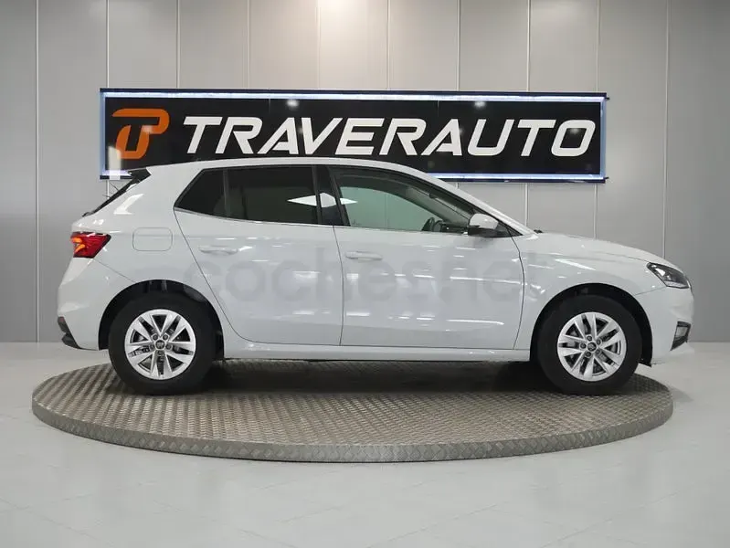 Usado Skoda Fabia Selection 115 CV (84 kW) 2025 Blanco Utilitario