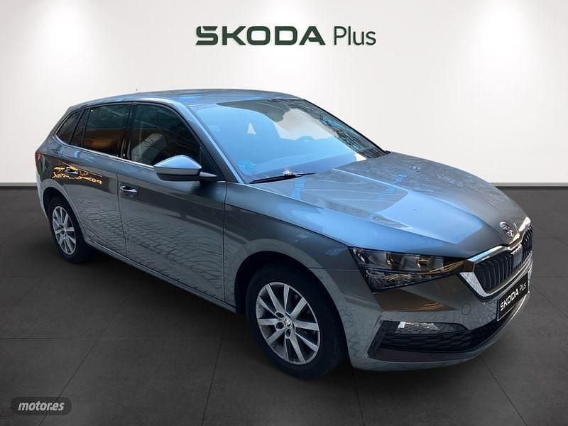 Gris Usado 2022 Skoda Scala Ambition Utilitario | 15.500 € (Precio justo) - Imagen 1/4