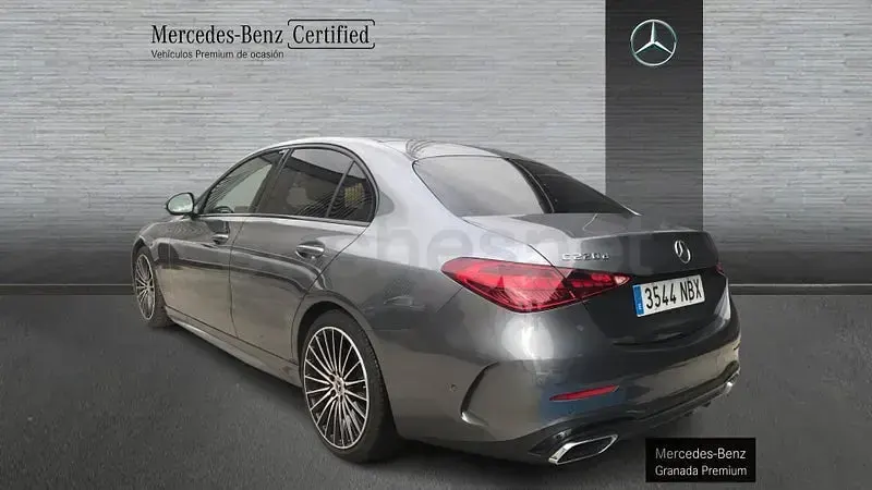 Usado Mercedes C220 197 CV (144 kW) 2025 Gris / plata Berlina