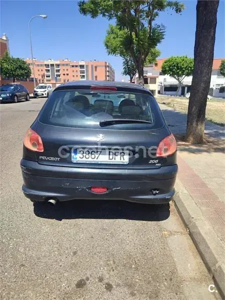 Usado Peugeot 206 70 CV (51 kW) 2004 Negro Berlina