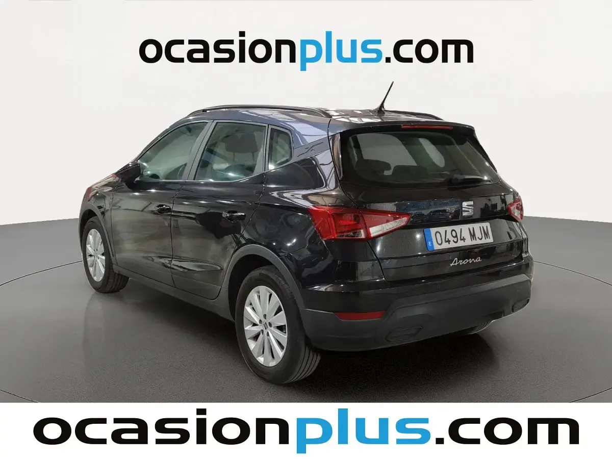 Usado Seat Arona Style 110 CV (80 kW) 2023 Negro SUV