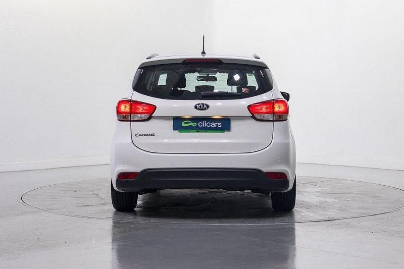 Usado Kia Carens 135 CV (99 kW) 2015 Blanco Monovolumen