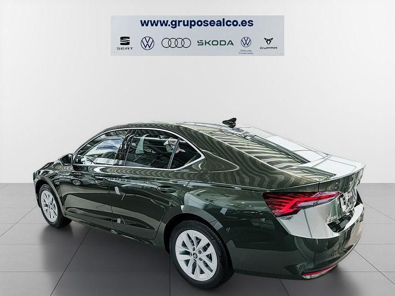 Nuevo Skoda Octavia 150 CV (110 kW) 2026 Verde
