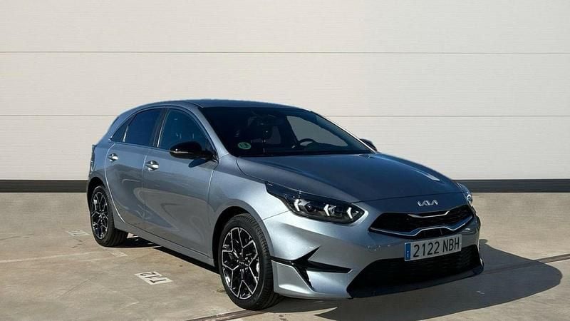 Gris Nuevo 2025 Kia Ceed Style | 24.900 € (Un poco caro) - Imagen 1/4