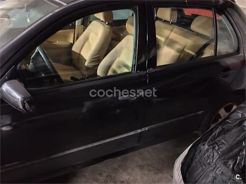 Usado Skoda Fabia Comfort 100 CV (73 kW) 2000 Azul Berlina