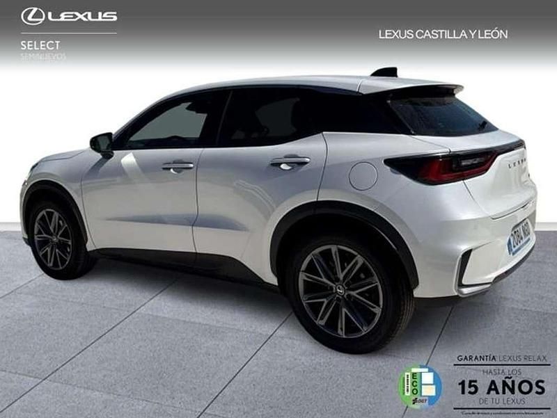 Usado Lexus LBX 136 CV (100 kW) 2025 Blanco SUV