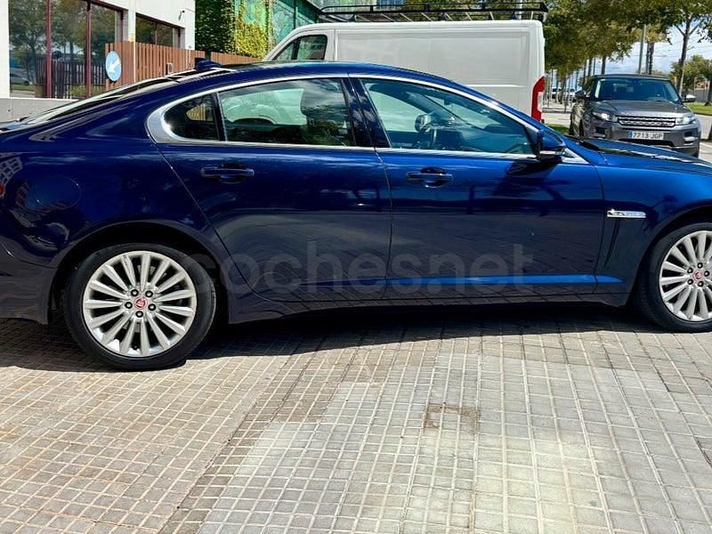 Usado Jaguar XF Luxury 200 CV (147 kW) 2015 Azul Berlina