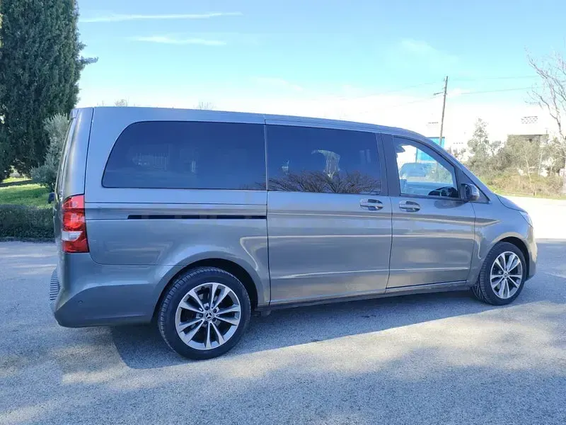 Käytetty Mercedes V250 Avantgarde 190 HP (139 kW) 2019 Harmaa Tila-auto