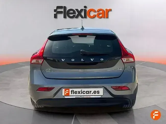 Usado Volvo V40 120 CV (88 kW) 2019 Gris