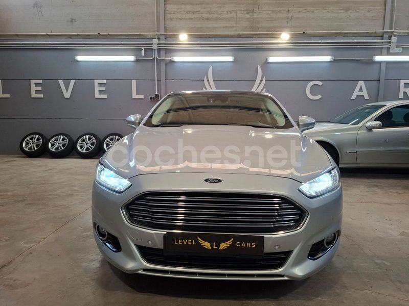 Gris / plata Usado 2016 Ford Mondeo Titanium Berlina | 13.999 € (Precio justo) - Imagen 1/4