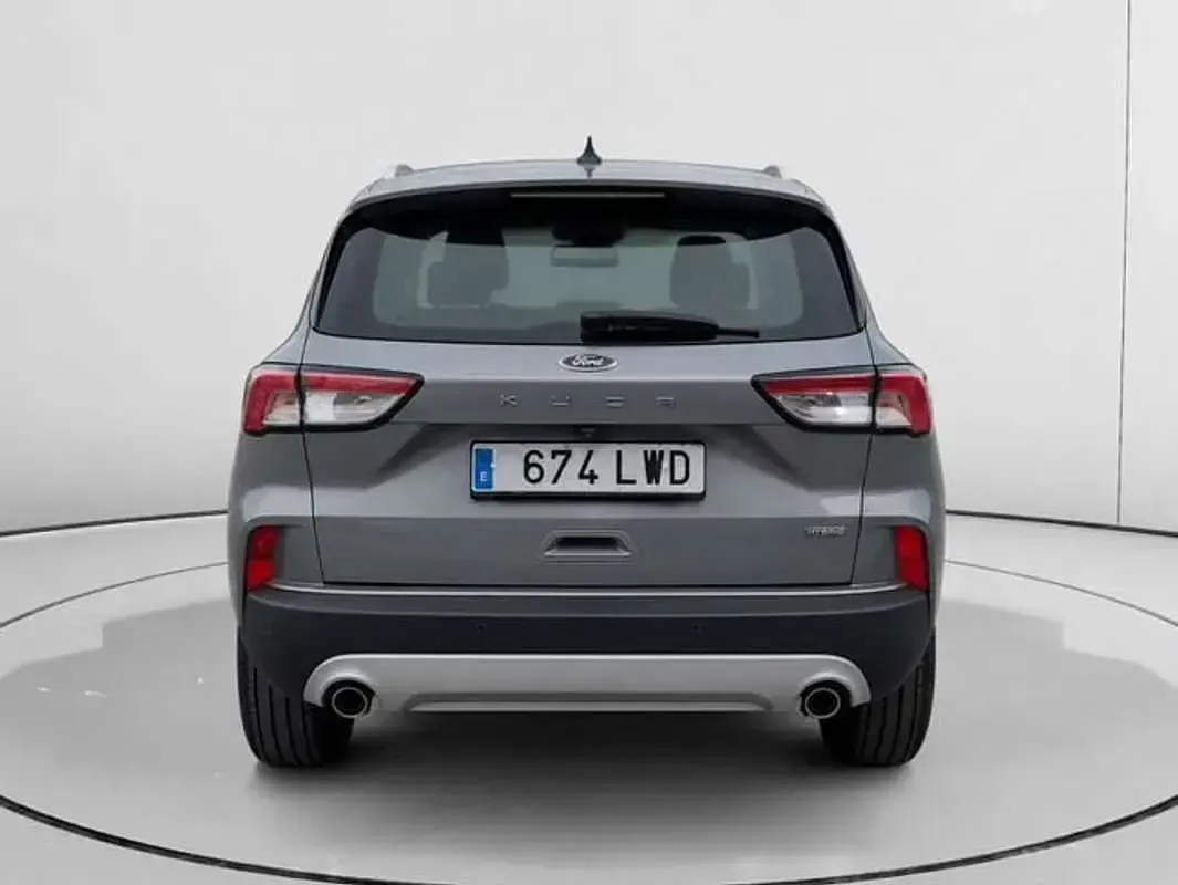Usado Ford Kuga Titanium 190 CV (139 kW) 2022 Gris SUV
