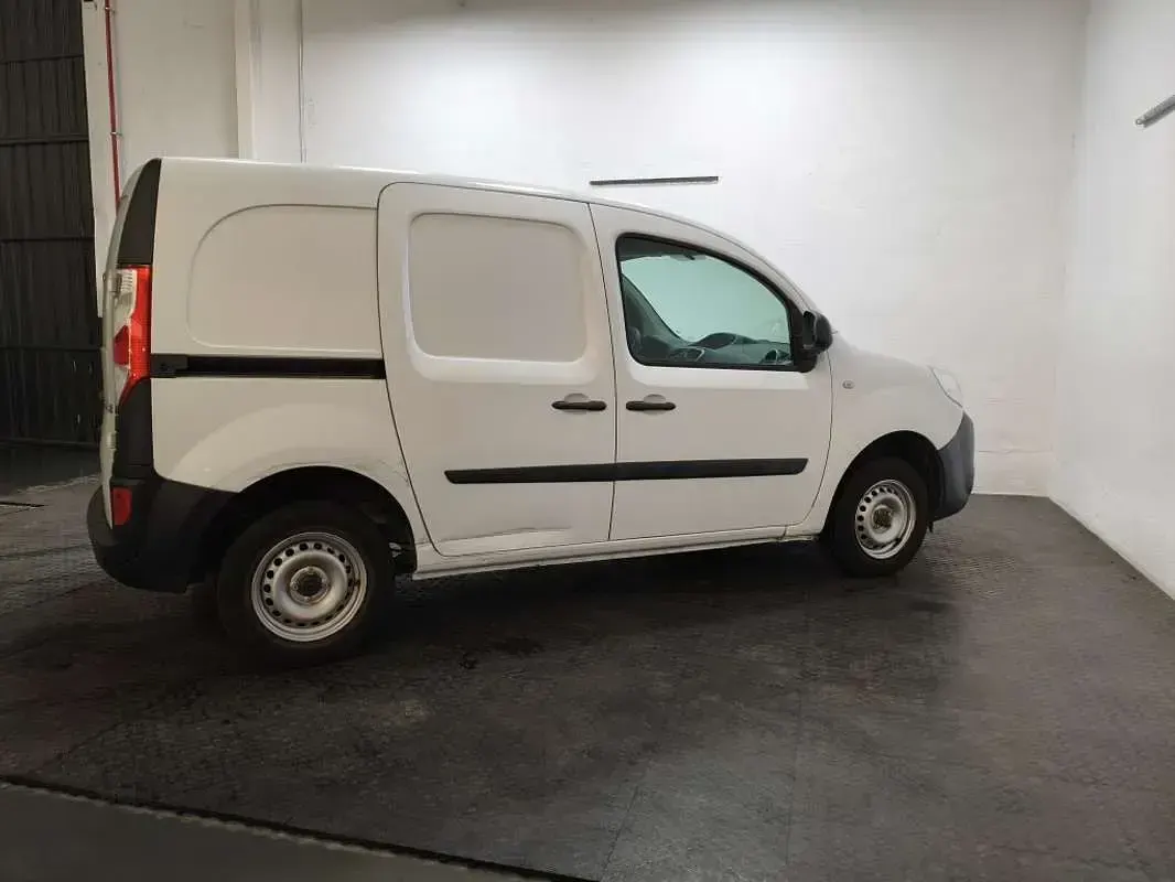 Usado Renault Kangoo 75 CV (55 kW) 2020 Blanco Monovolumen