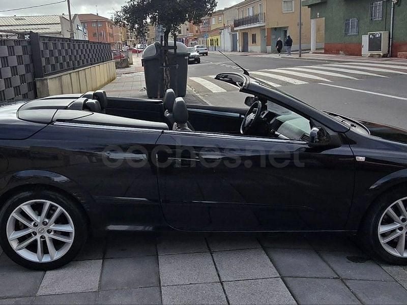 Usado Opel Astra Cabriolet Cosmo 150 CV (110 kW) 2007 Negro Descapotable