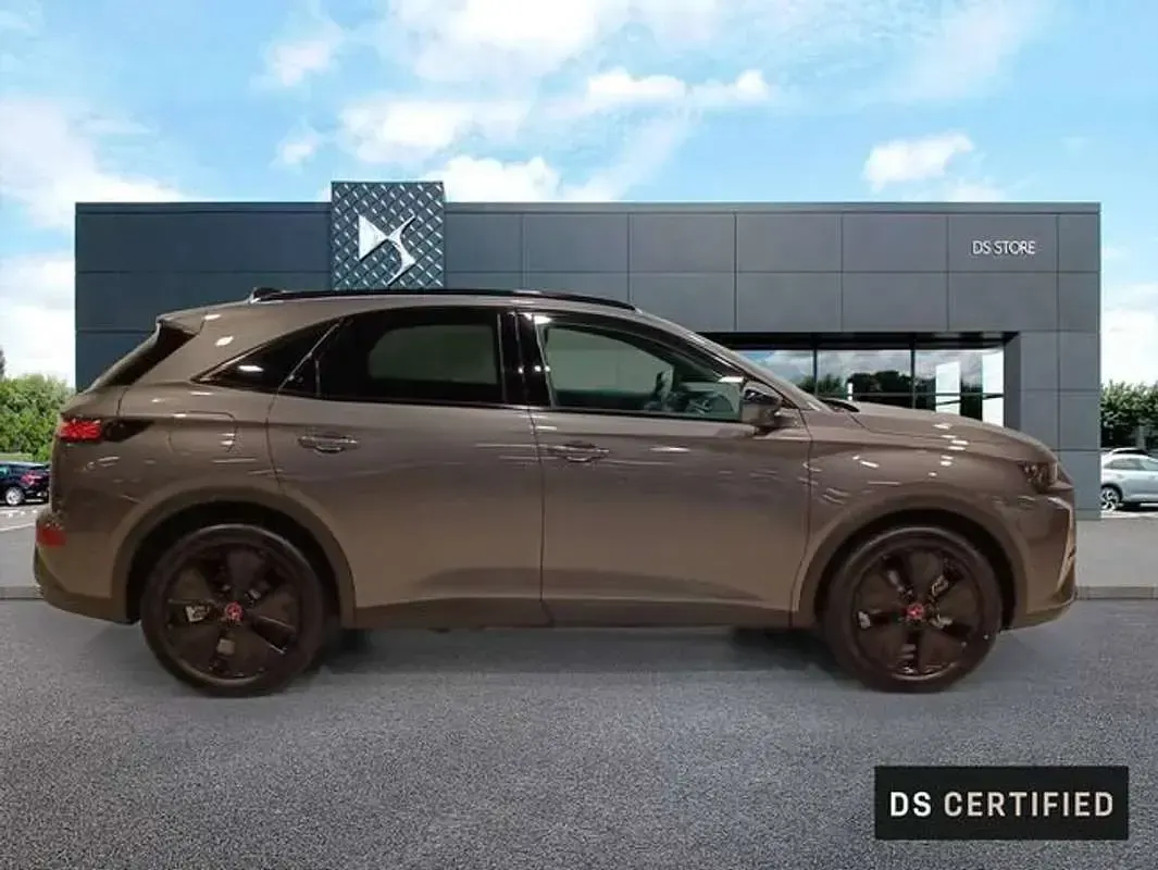 Usado DS Automobiles DS7 Crossback Performance 226 CV (166 kW) 2023 Gris SUV
