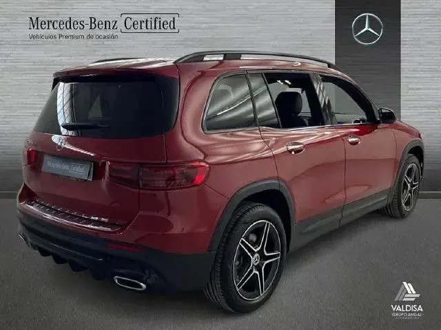 Usado Mercedes GLB200 150 CV (110 kW) 2025 Manufaktur rojo patagonia SUV