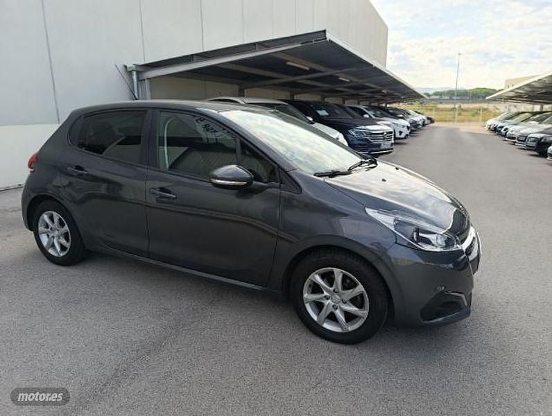 Usado Peugeot 208 Active 82 CV (60 kW) 2015 Utilitario