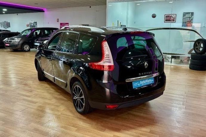 Usado Renault Scénic III Dynamique 131 CV (96 kW) 2013 Monovolumen