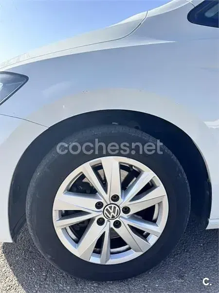 Usado VW Touran Advance 110 CV (80 kW) 2016 Blanco Monovolumen