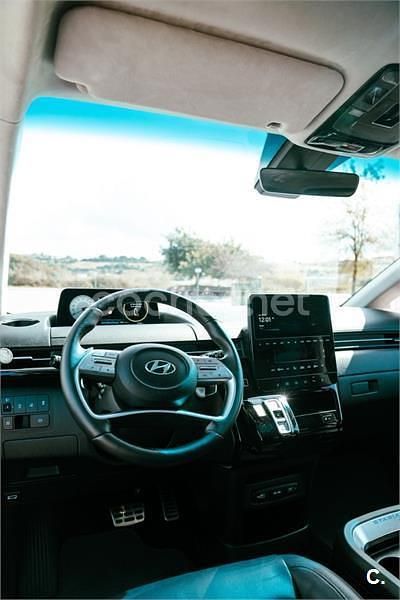 Usado Hyundai Staria Style 177 CV (130 kW) 2024 Negro Monovolumen