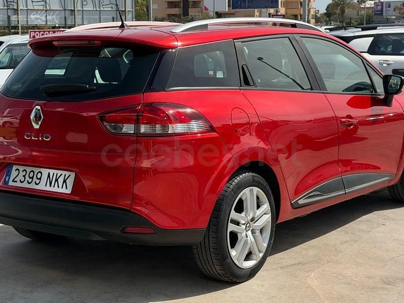Usado Renault Clio GrandTour LIMITED 90 CV (66 kW) 2019 Rojo Familiar