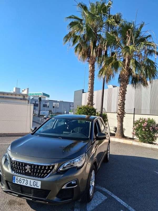 Usado Peugeot 3008 Active 131 CV (96 kW) 2020 Beige SUV