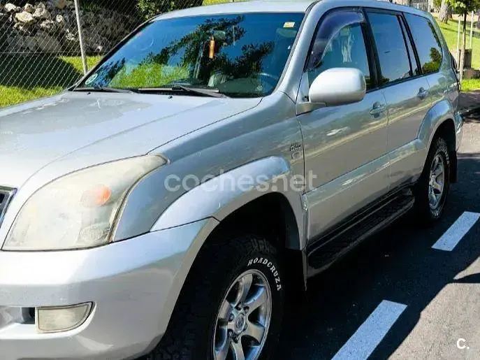 Usado Toyota Land Cruiser 173 CV (127 kW) 2008 Gris / plata SUV