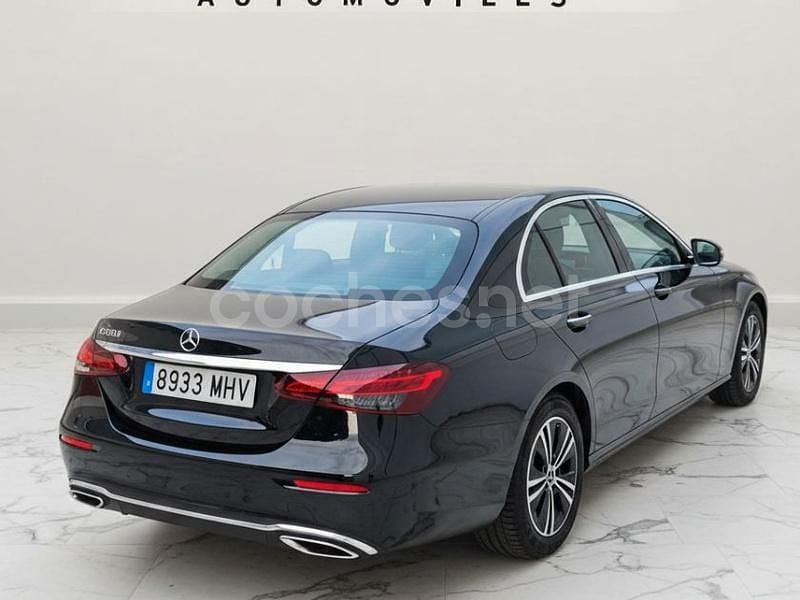 Usado Mercedes E220 200 CV (147 kW) 2023 Negro Berlina