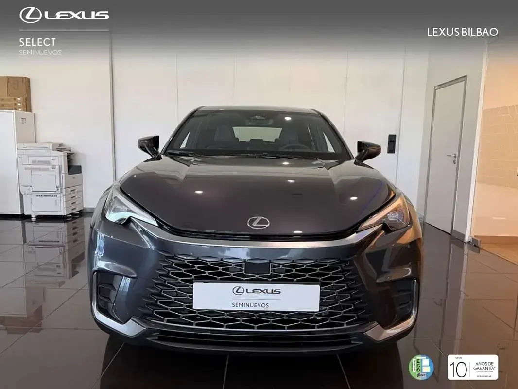 Usado Lexus LBX 136 CV (100 kW) 2025 Gris SUV