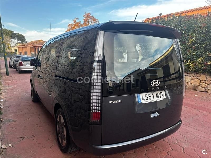 Usado Hyundai Staria 225 CV (165 kW) 2025 Azul Monovolumen