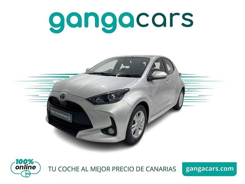 Gris Usado 2021 Toyota Yaris Hybrid Active Berlina | 15.990 € (Buen precio) - Imagen 1/4