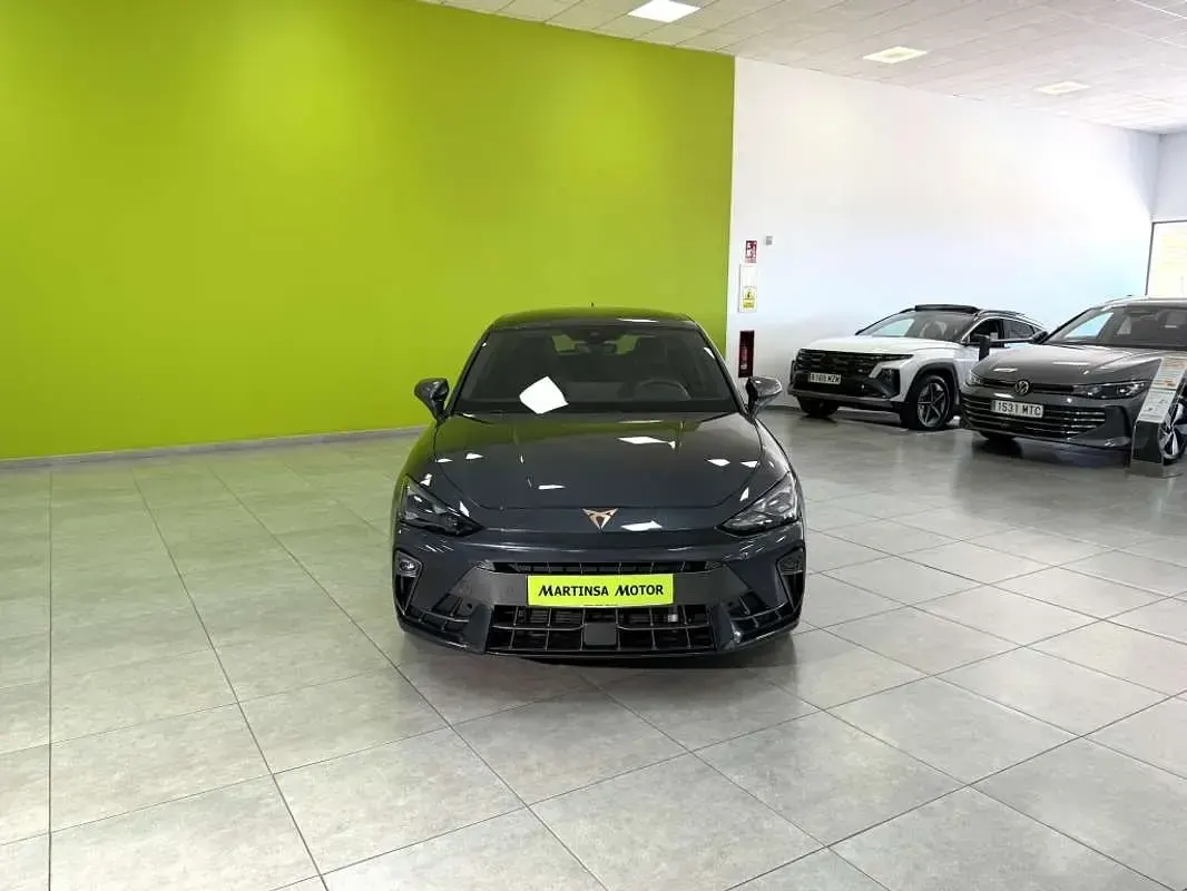 Usado Cupra Leon 150 CV (110 kW) 2024 Gris Utilitario