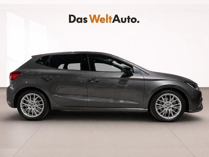 Usado Seat Ibiza FR 115 CV (84 kW) 2025 Gris plata Utilitario