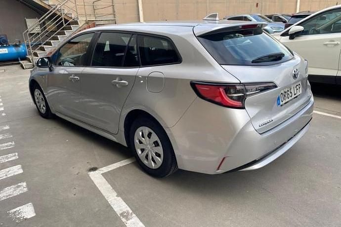 Usado Toyota Corolla Business Edition 122 CV (89 kW) 2020 Plateado Familiar