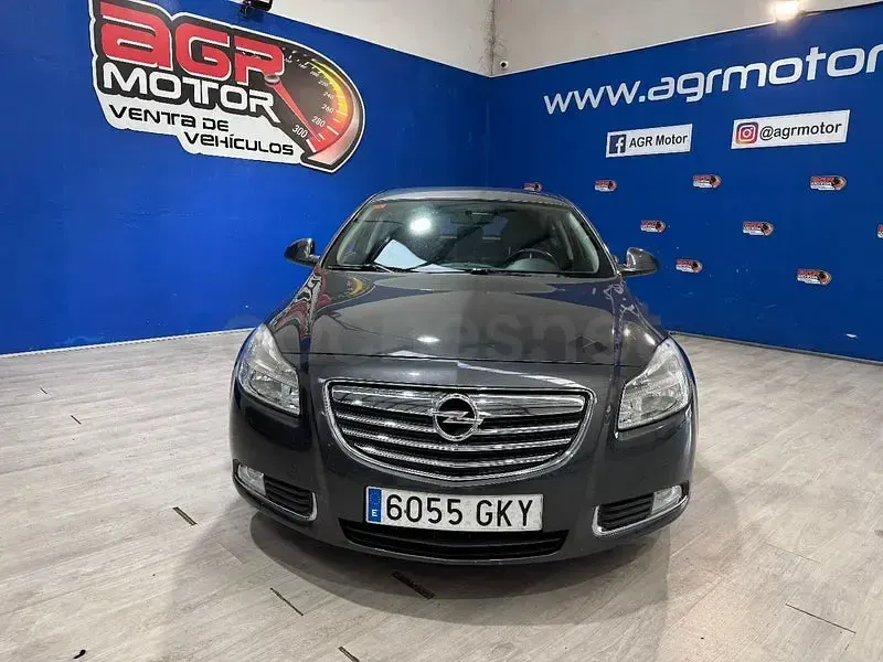 Usado Opel Insignia Sport 160 CV (117 kW) 2010 Gris / plata Berlina