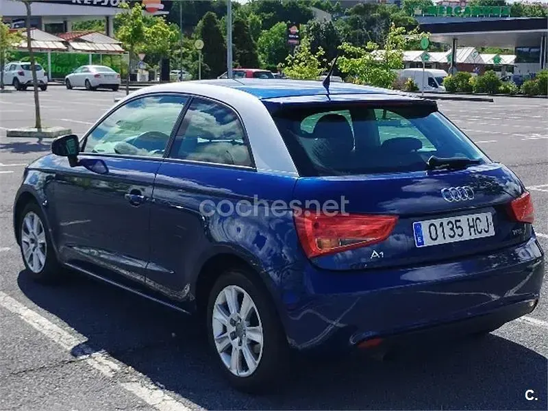 Usado Audi A1 Attraction 86 CV (63 kW) 2011 Azul Utilitario