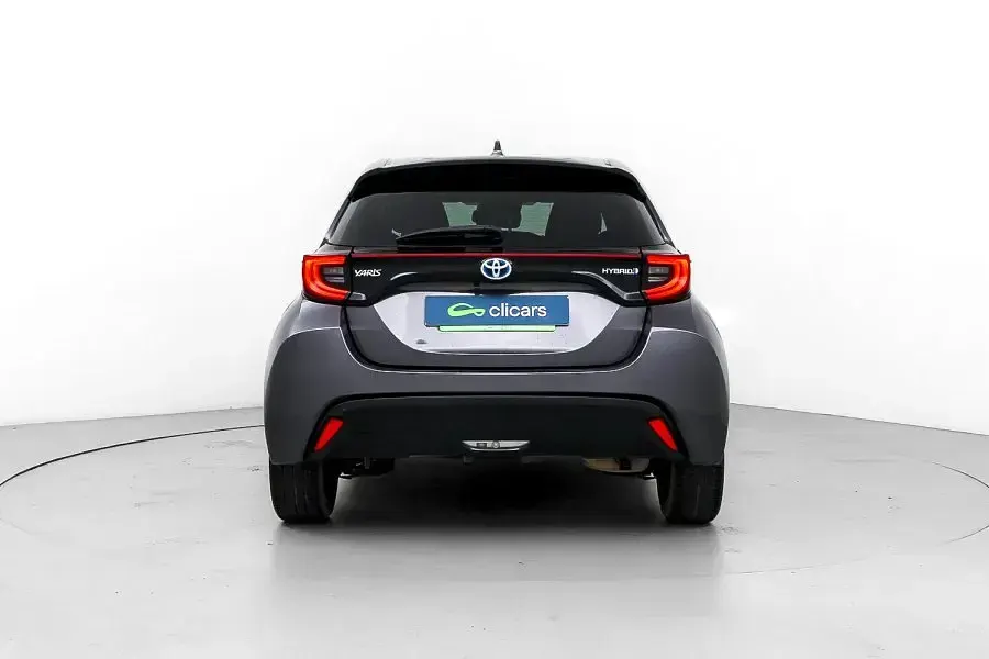 Usado Toyota Yaris Plus 116 CV (85 kW) 2021 Utilitario