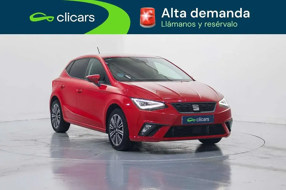 Usado Seat Ibiza Style 110 CV (80 kW) 2022 Rojo Utilitario
