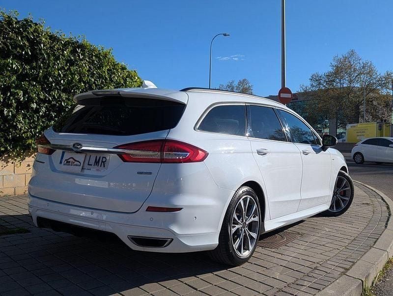 Usado Ford Mondeo ST-Line 187 CV (137 kW) 2021 Blanco Familiar