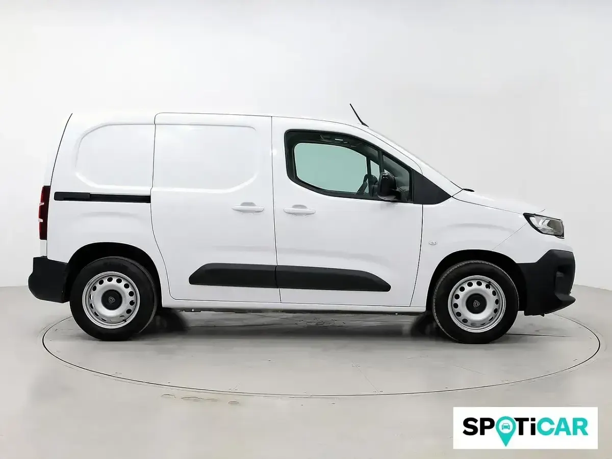 Usado Peugeot Partner 102 CV (75 kW) 2024 Blanco Monovolumen
