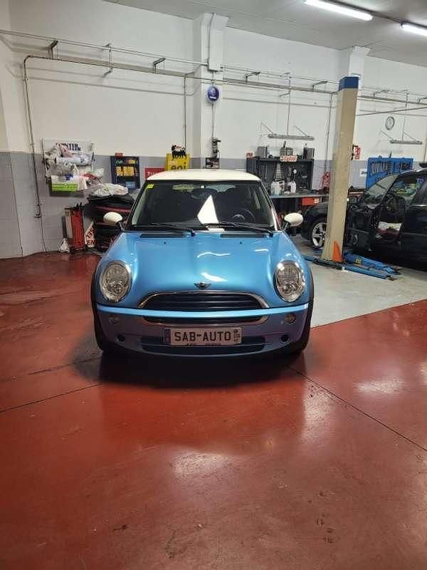 Usado Mini ONE 90 CV (66 kW) 2004 Azul Utilitario