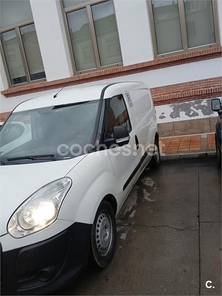 Usado Fiat Doblò 105 CV (77 kW) 2012 Blanco Monovolumen