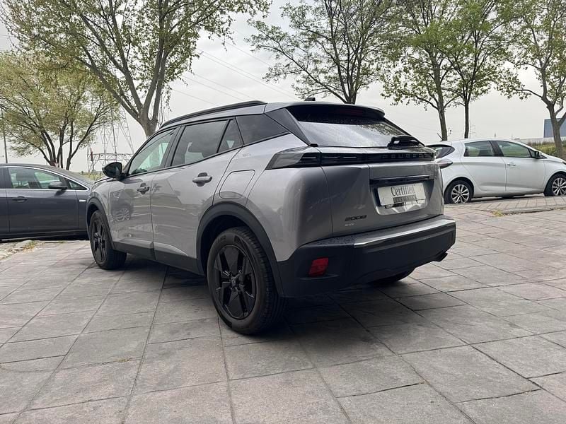 Usado Peugeot 2008 Allure 130 CV (95 kW) 2023 Gris SUV